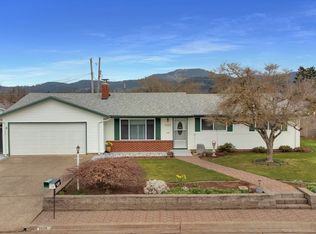 1448 Cheek St, Springfield, OR 97477