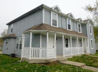 21541-21543 S Peculiar Dr, Peculiar, MO 64078