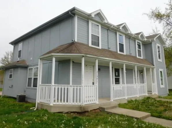 21541-21543 S Peculiar Dr, Peculiar, MO 64078