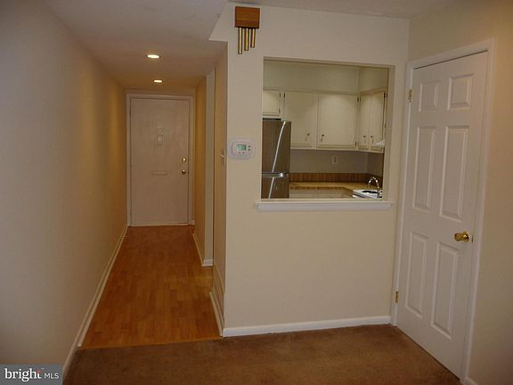 5th image of 283 Summit House