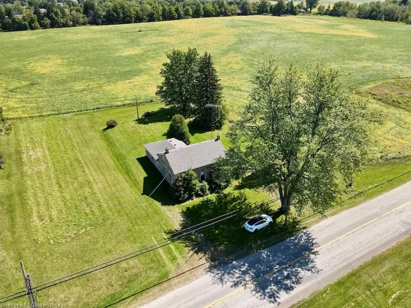 1748 Brock Rd, Hamilton, ON L9H 5H5