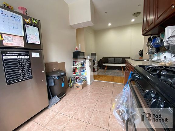 5th image of 660 Rogers Ave #2R