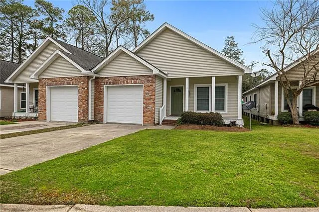 324 Fountains Park Blvd — Photo 2