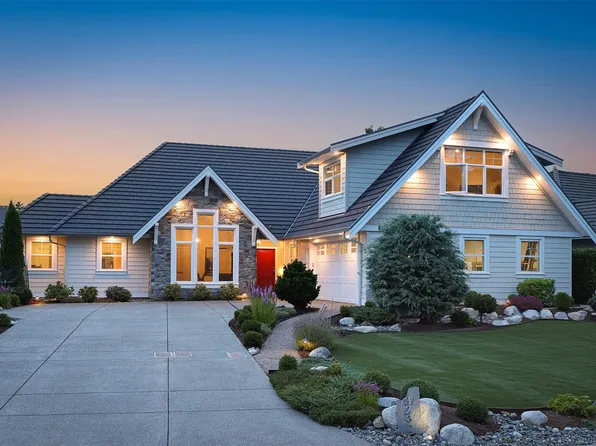 3232 Majestic Dr, Courtenay, BC V9N 9X4