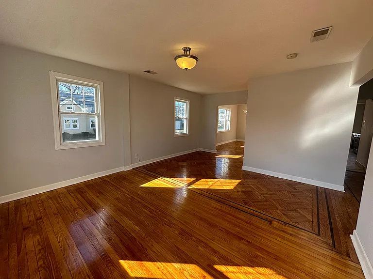 300 New Jersey Ave — Photo 5