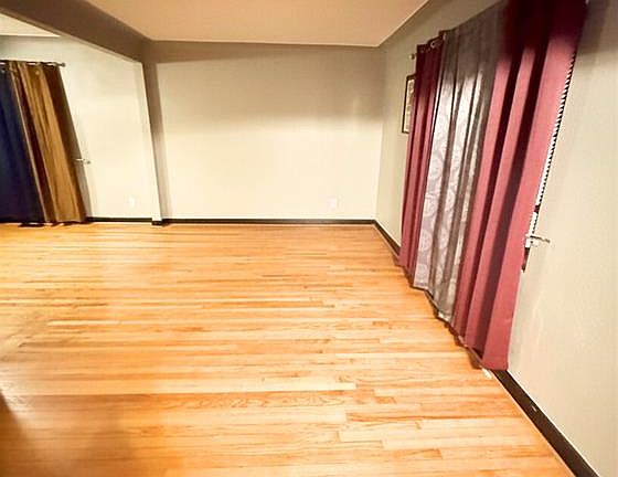 4th image of 504 W Ripa Ave