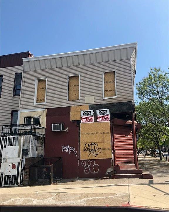 2nd image of 1654 Dean St