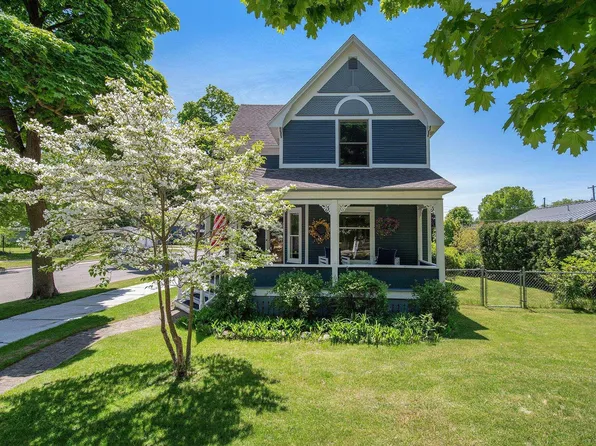 501 W 11th St, Traverse City, MI 49684