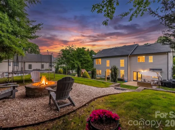 16027 Grafham Cir, Huntersville, NC 28078