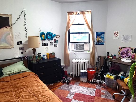4th image of 2106 Newtown Ave #3