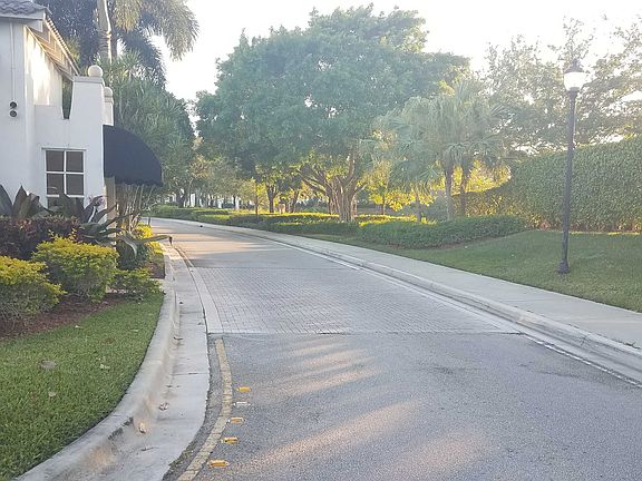 3rd image of 1272 Meadows Blvd
