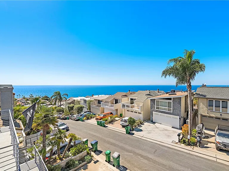 882 Acapulco St — Photo 6