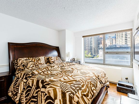3rd image of 404 E 79th St APT 4D