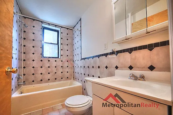 Rented by Metropolitan Realty | media 13