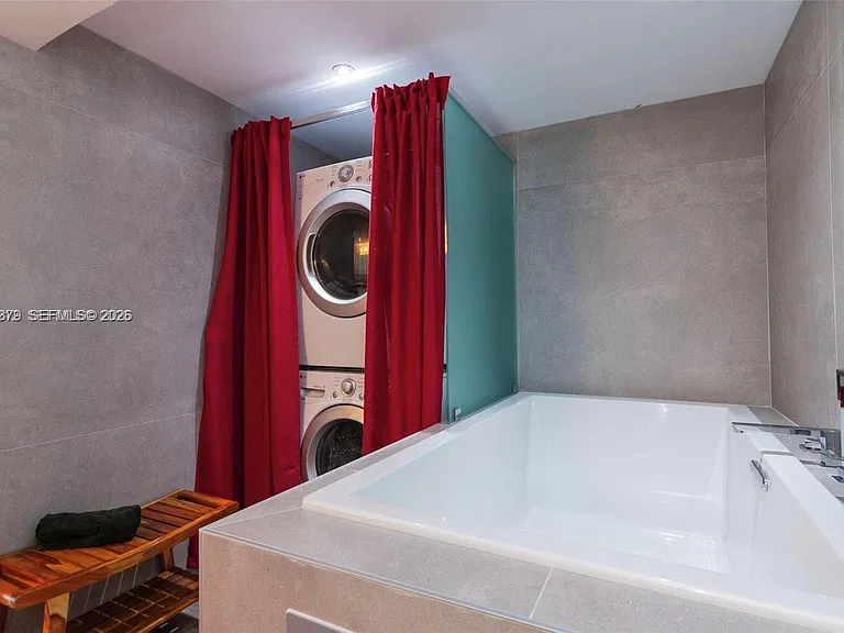 900 Bay Dr #224 — Photo 22