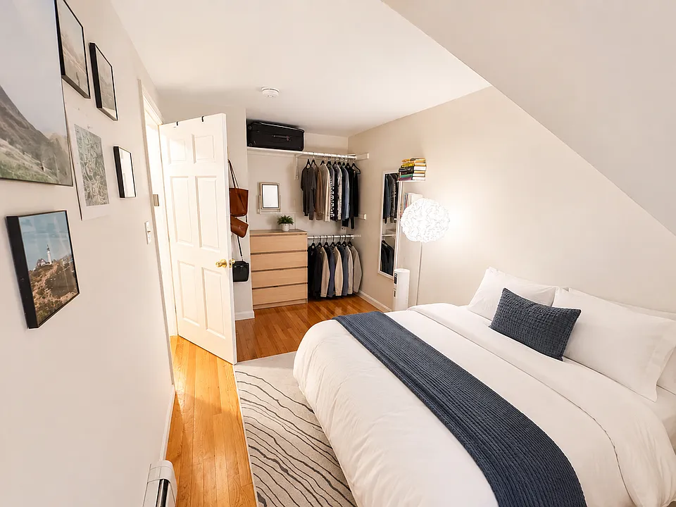 28 Phillips St #1-M