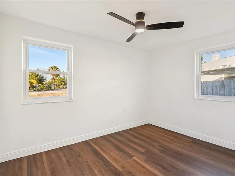410 Virginia Ave — Photo 17
