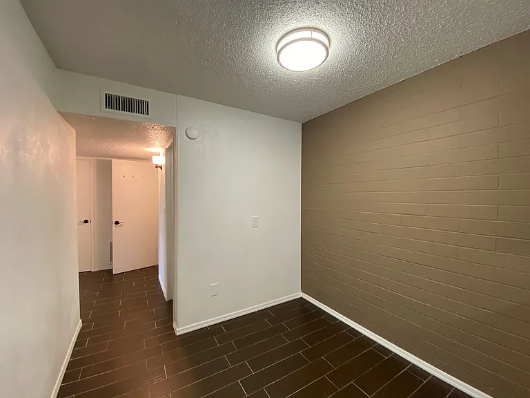 1 and 2 Bedrooms Great Location with Community Pool and Onsite Laundry! 1/2 of Mile from U of A — Photo 94