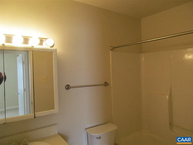820 Runnel Ct #6 — Photo 7