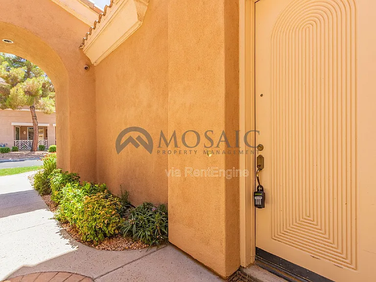 3800 S Cantabria Cir #1065 — Photo 4