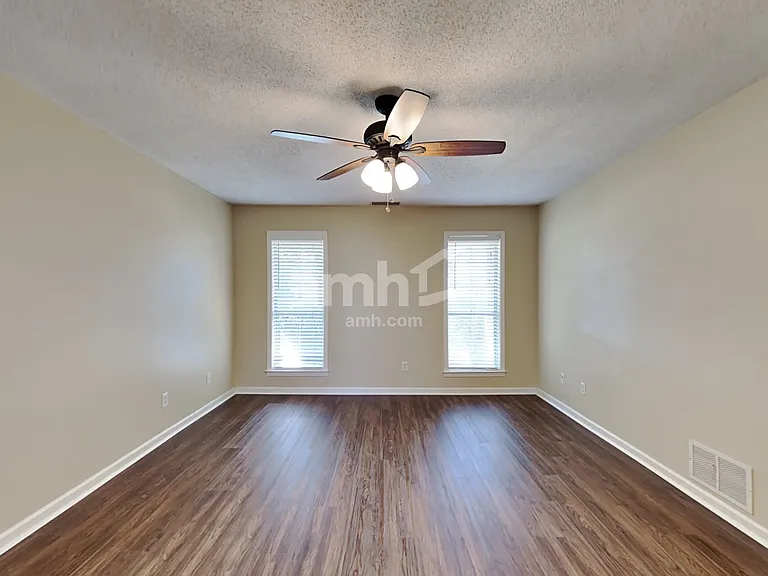 1400 Pendulum Dr N — Photo 11