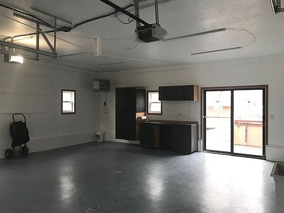 2nd image of 213 S Linn Ave