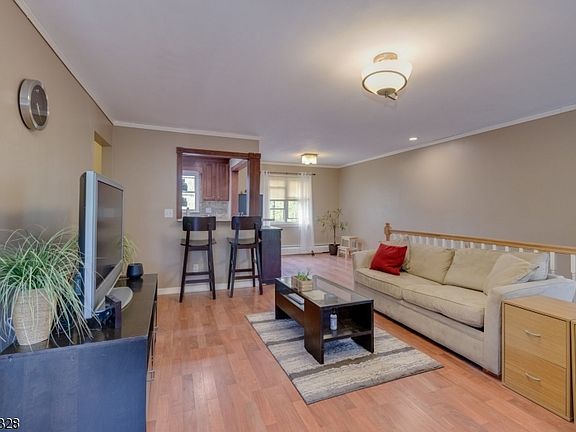 4th image of 79 Roseland Ave APT 82