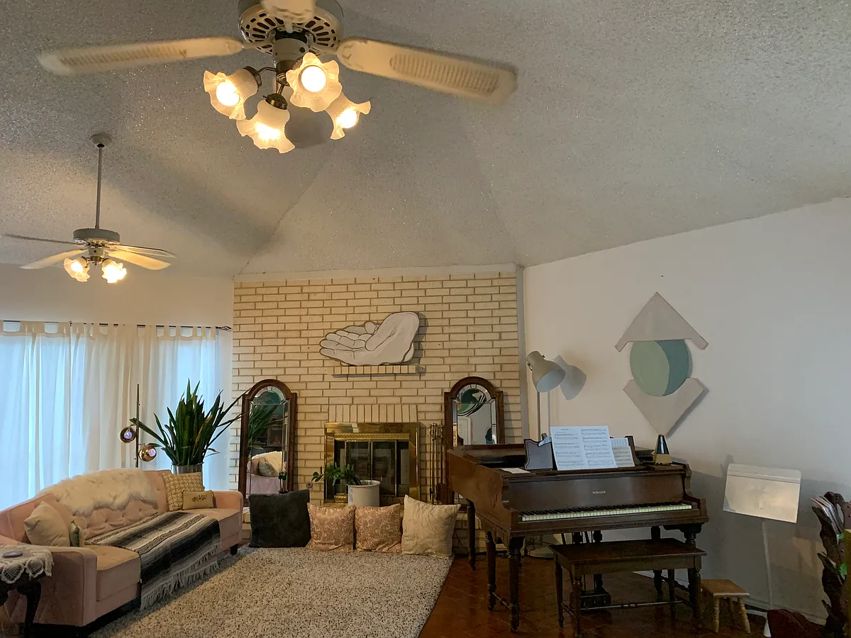 Building Photo - 631 N San Bernardo Ave