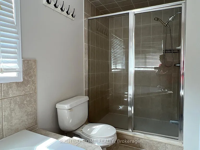 39 Golden Iris Cres — Photo 37