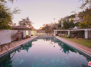 3015 N Beachwood Dr, Los Angeles, CA 90068