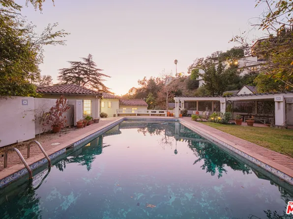 3015 N Beachwood Dr, Los Angeles, CA 90068