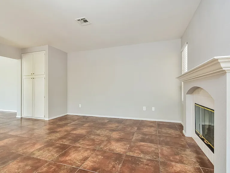 1621 Running Creek Dr — Photo 4