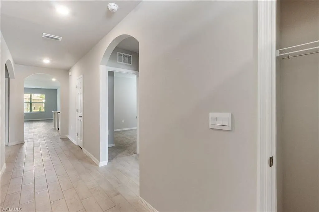 Building Photo - 25361 Doredo Dr