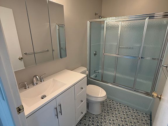 5th image of 43 Janebar Cir