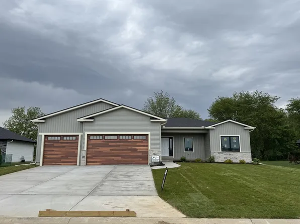 361 Linda Ln, Riverdale, IA 52722