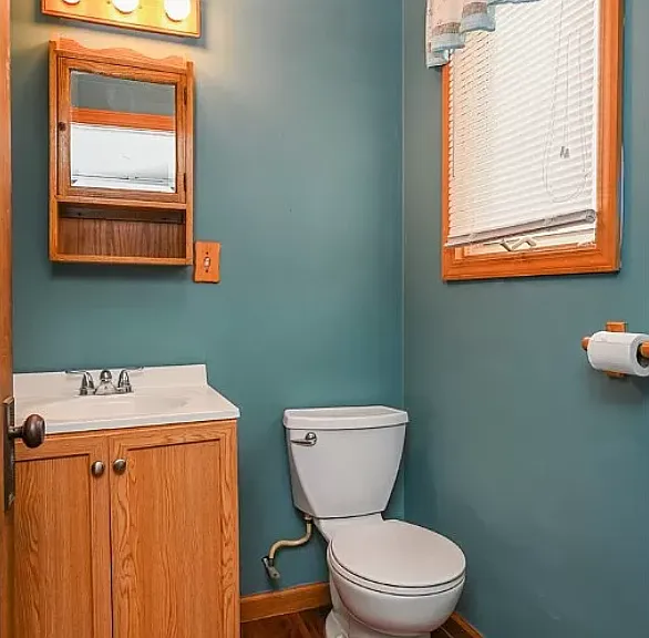 1st Floor Bathroom