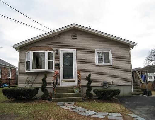 Updated Ranch Great Location