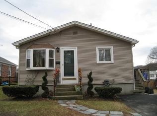 130 Curtis St, Cranston, RI 02920
