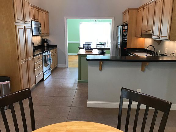 Kitchen with island