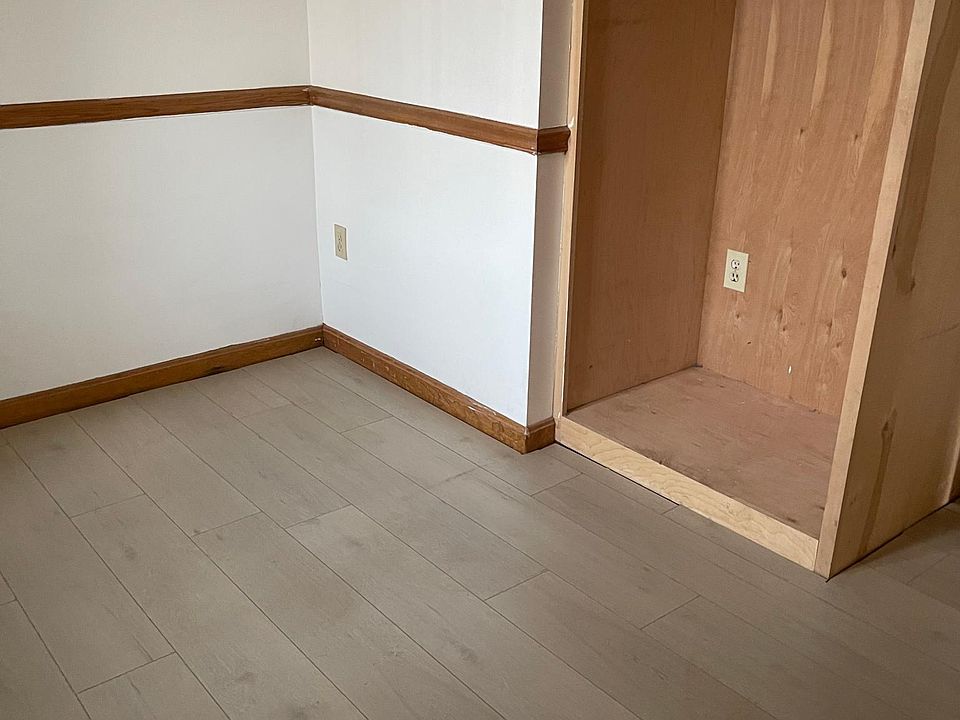 2nd image of 18 Wolcott St