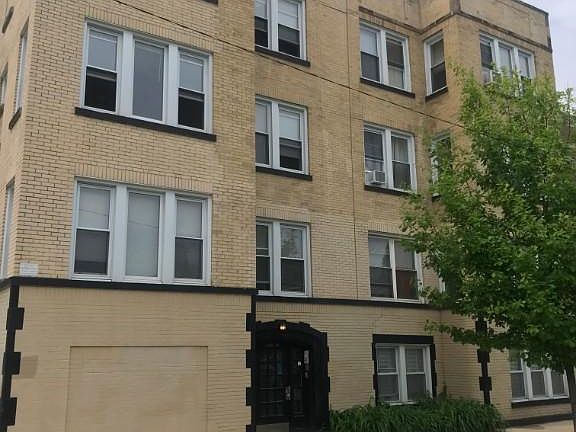 2nd image of 2500 N Rockwell St #25023