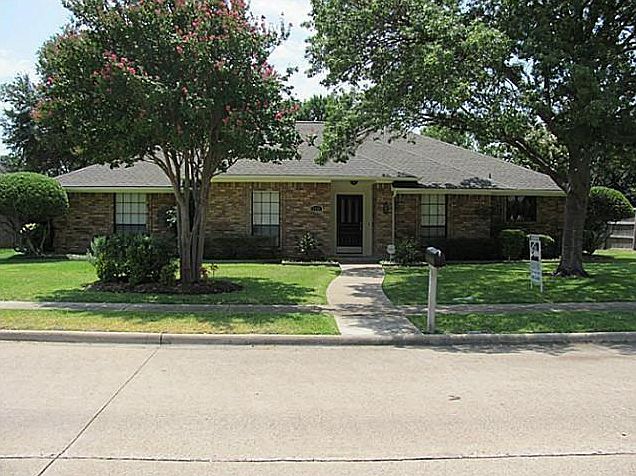 1st image of 1131 W Lookout Dr