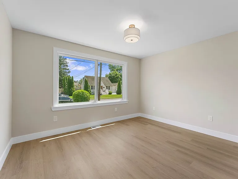 607 W Madison Ave — Photo 15
