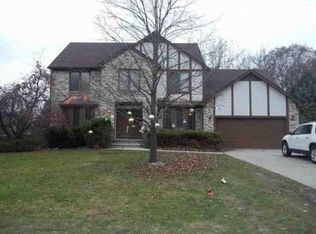 6222 Wood Pond Rd, West Bloomfield, MI 48323