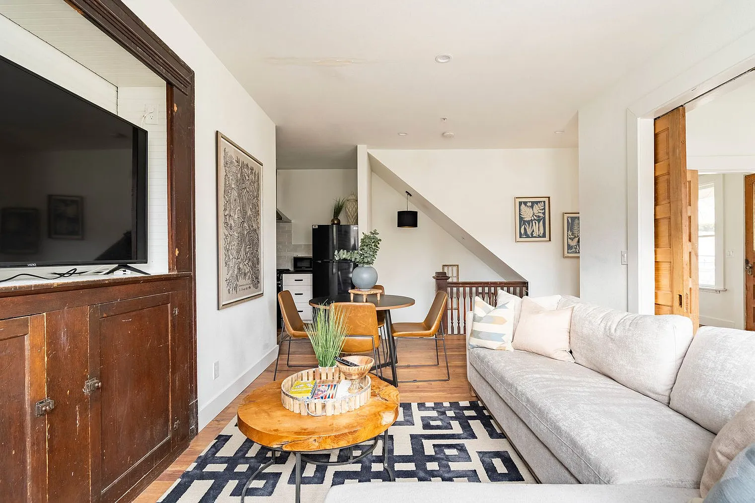 6 bed, 2.0 bath, 1969 sqft, $16,288 — Photo 1