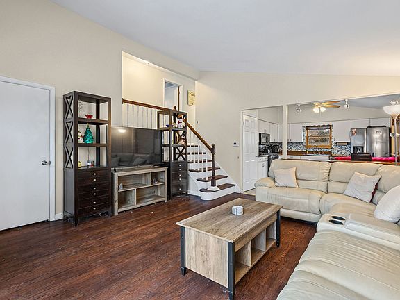 5th image of 1N742 Forest Ave