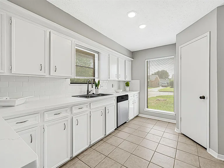 10127 Sagegate Dr — Photo 8