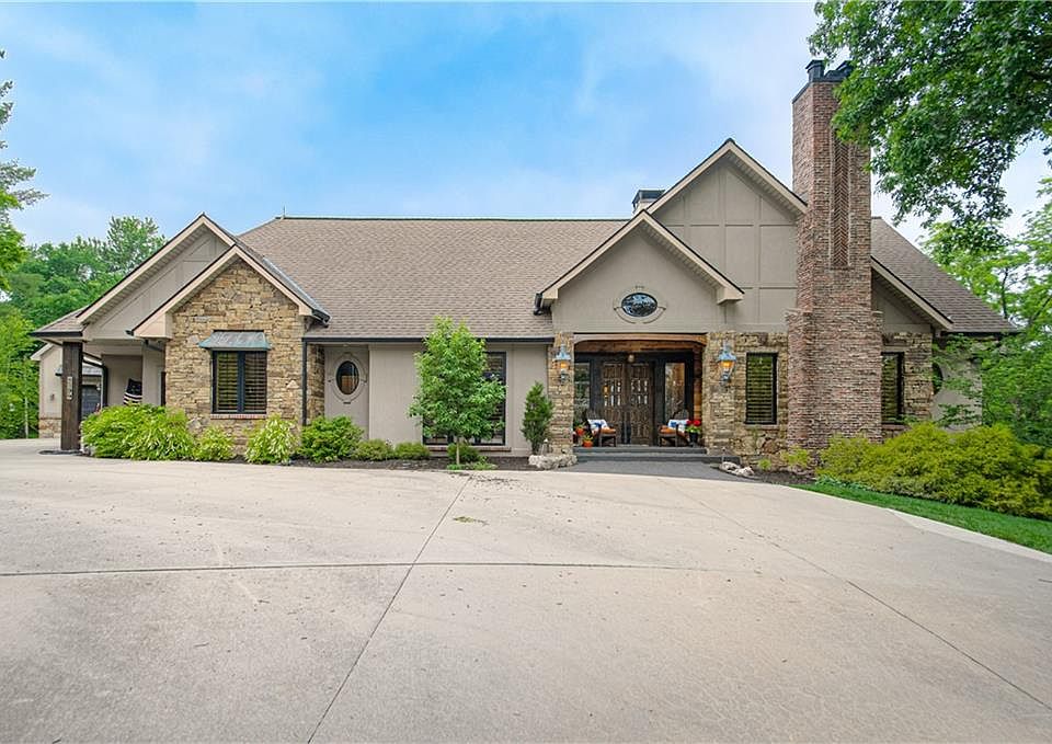 1st image of 8700 Meadow Ln