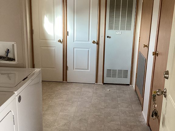 5th image of 419 Birds Nest Ln #373