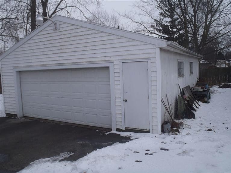 2nd image of 1704 Pershing Ave